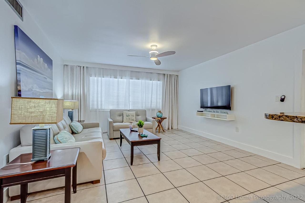 Twins Inn & Apartments St. Pete Beach Exterior foto