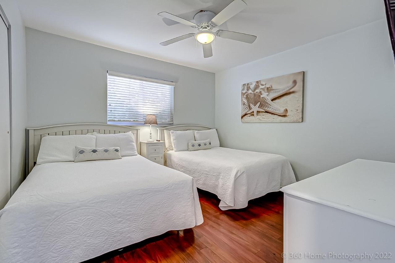Twins Inn & Apartments St. Pete Beach Exterior foto